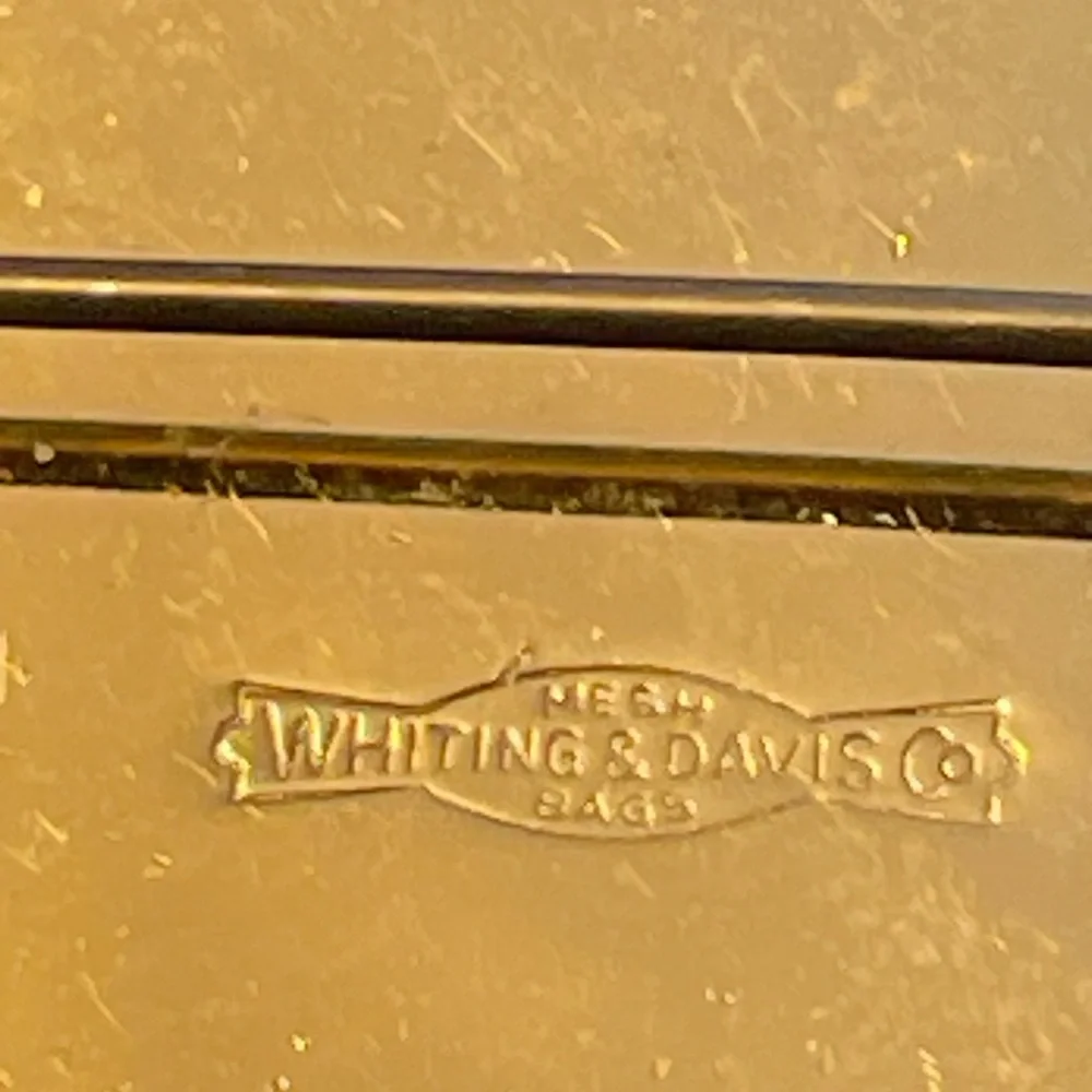 Whiting & Davis Vintage Gold Oval Brooch with 18th C Romantic Scene - Picture 6 of 10